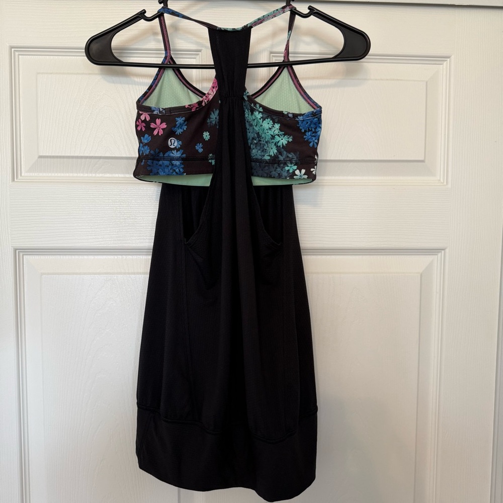 lululemon Athletica Vintage No Limits Black/Floral Tank with Built in Bra Size 4